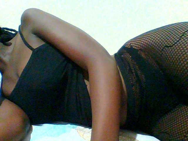 Bella-22 live cam on BongaCams
