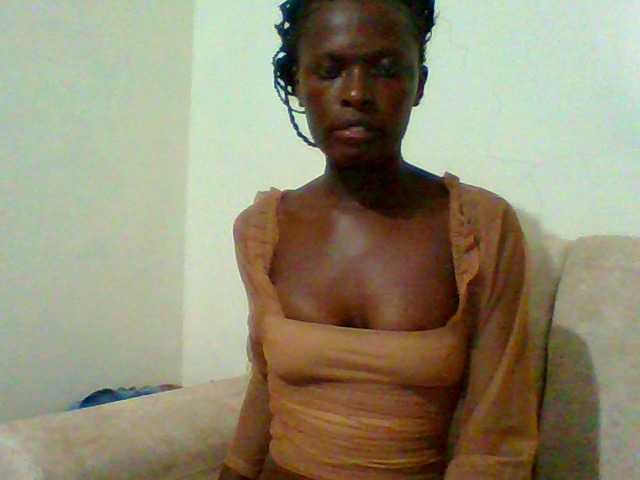 le modèle Bella-22 est en webcam porno dans un show sur le site bongacams, il possède les tags suivants: Ebony,Brunette,Trimmed