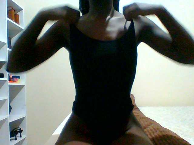Bella-22 live cam on BongaCams