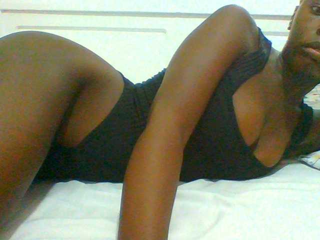 Bella-22 live cam on BongaCams