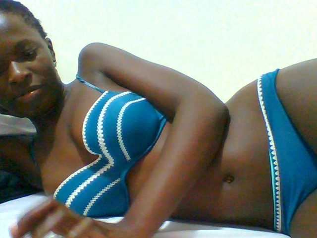 Bella-22 live cam preview