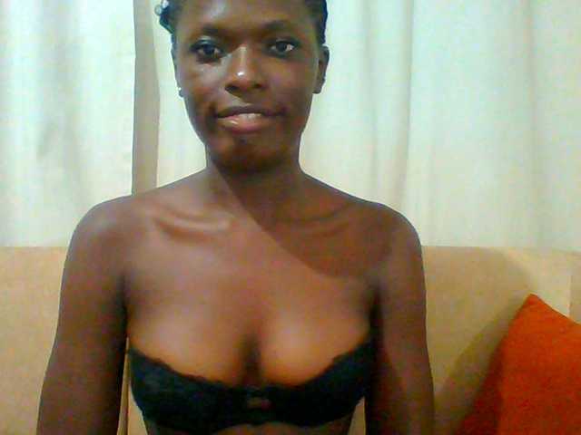 Bella-22 live cam preview