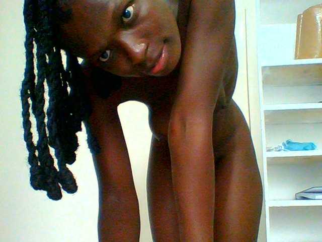 Bella-22 live webcam show