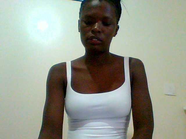 Bella-22 live cam on BongaCams