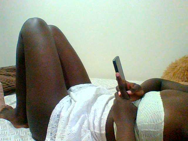 Bella-22 live cam on BongaCams