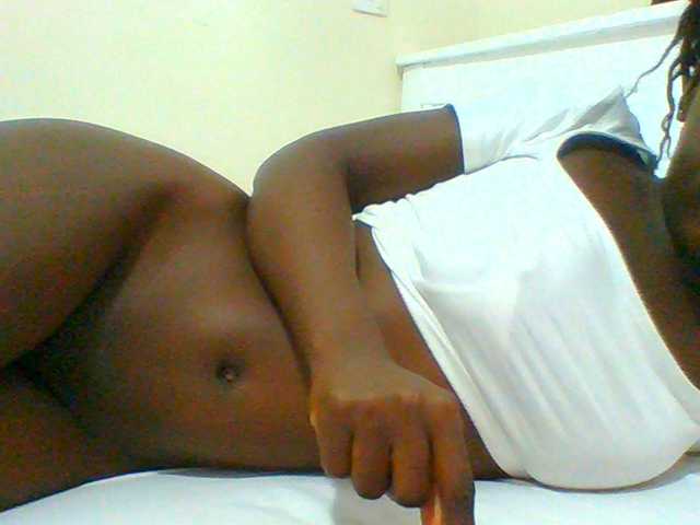 Bella-22 live cam on BongaCams