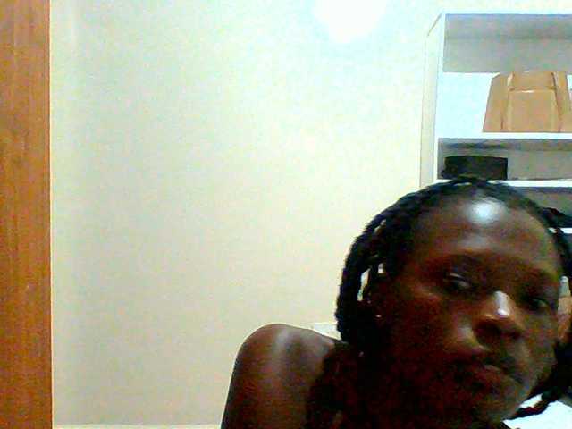 Bella-22 live cam on BongaCams