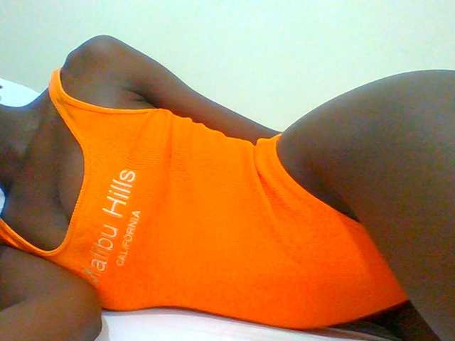 Bella-22 live cam on BongaCams