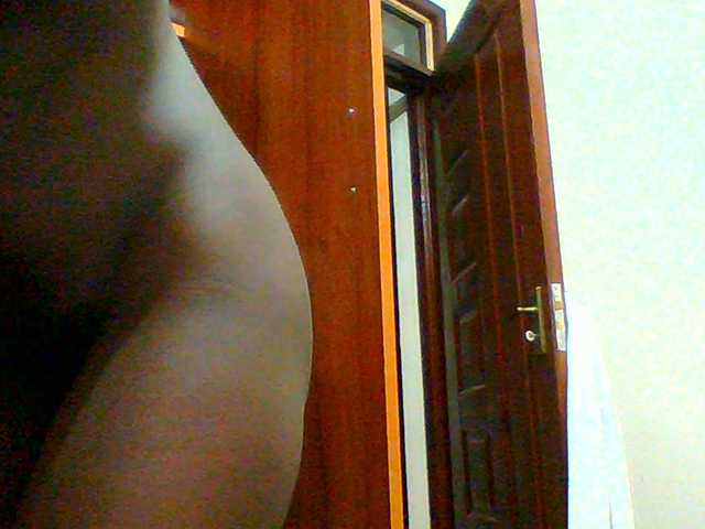 Bella-22 live cam on BongaCams
