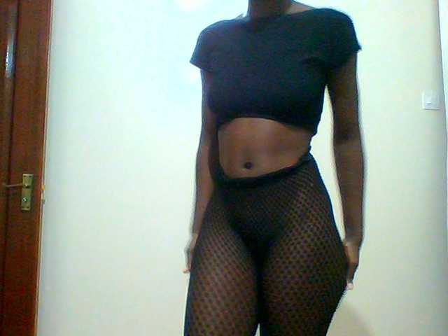 Bella-22 live cam on BongaCams