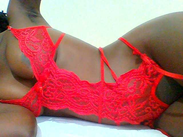 Bella-22 live cam on BongaCams