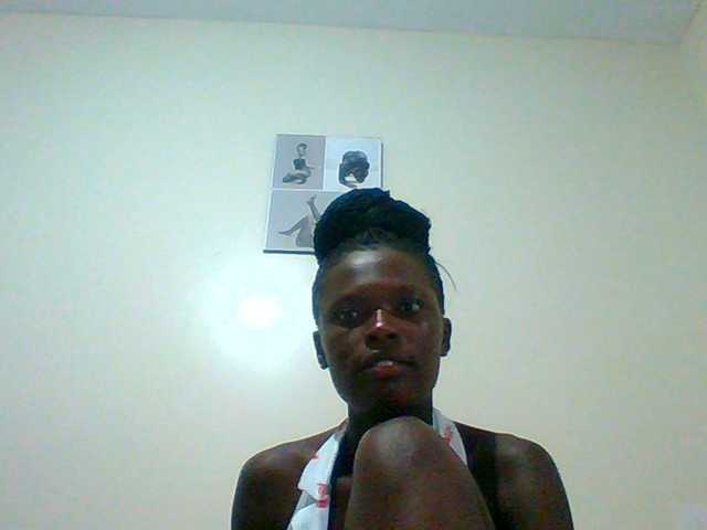 Bella-22 live cam on BongaCams