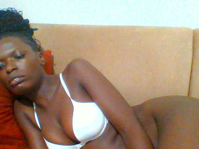 Bella-22 live cam preview