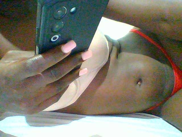 Bella-22 live cam on BongaCams