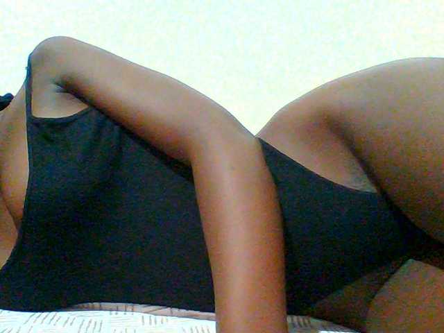 Bella-22 live cam on BongaCams