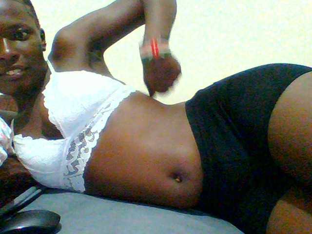 Bella-22 live cam on BongaCams