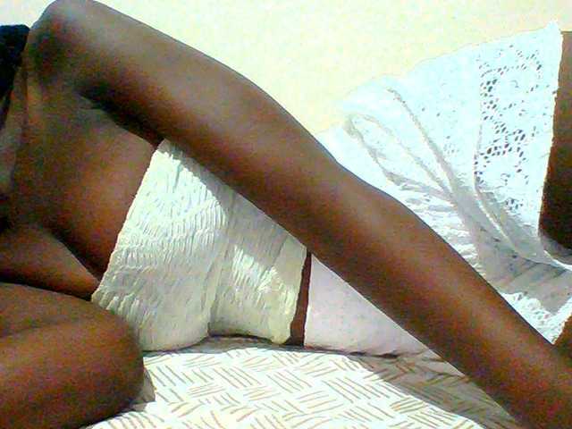 Bella-22 live cam on BongaCams