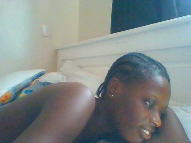 Bella-22 live cam on BongaCams