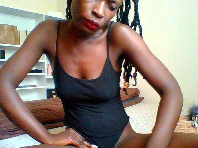 Bella-22 live cam on BongaCams
