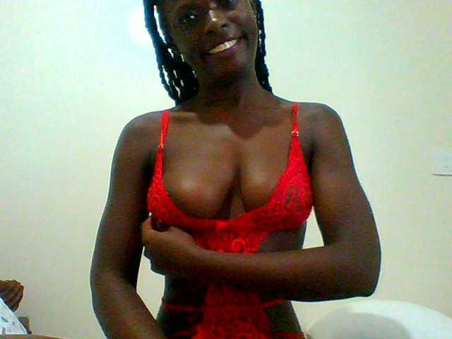 le modèle Bella-22 est en webcam porno dans un show sur le site bongacams, il possède les tags suivants: Ebony,Brunette,Trimmed