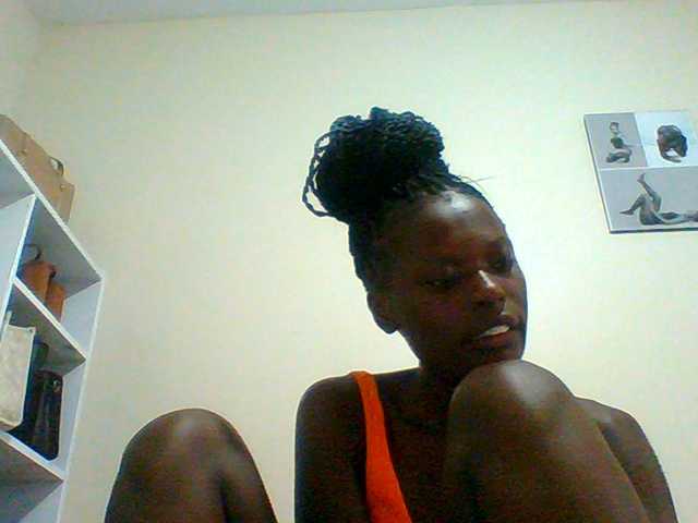 Bella-22 live cam on BongaCams
