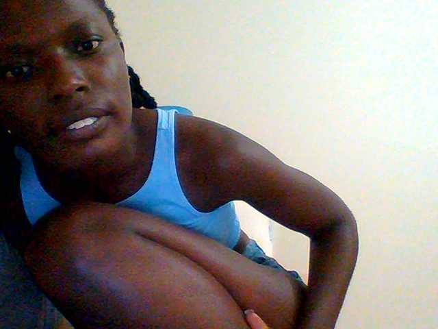 Bella-22 live cam on BongaCams