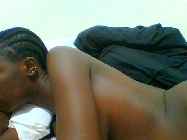 Bella-22 live cam on BongaCams
