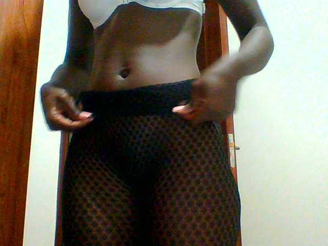 Bella-22 live cam on BongaCams