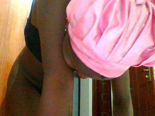 Bella-22 live cam on BongaCams