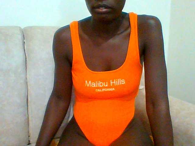 Bella-22 live cam on BongaCams