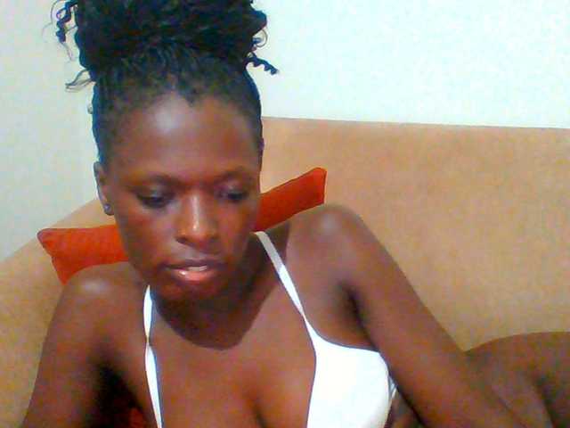 Bella-22, en directo ahora en BongaCams