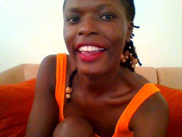 Bella-22 live cam on BongaCams