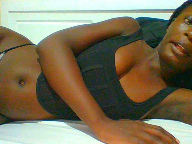 Bella-22 live cam on BongaCams