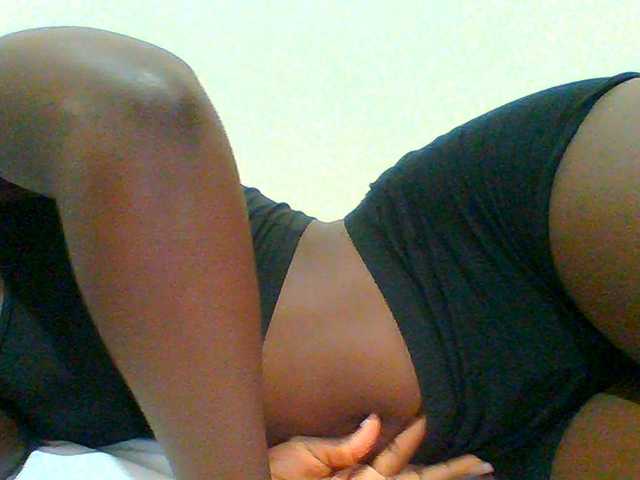 Bella-22 live cam on BongaCams