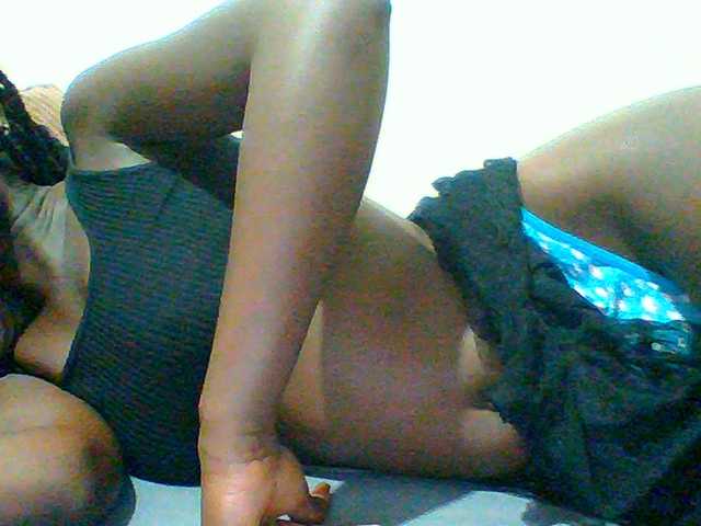 Bella-22 live cam on BongaCams