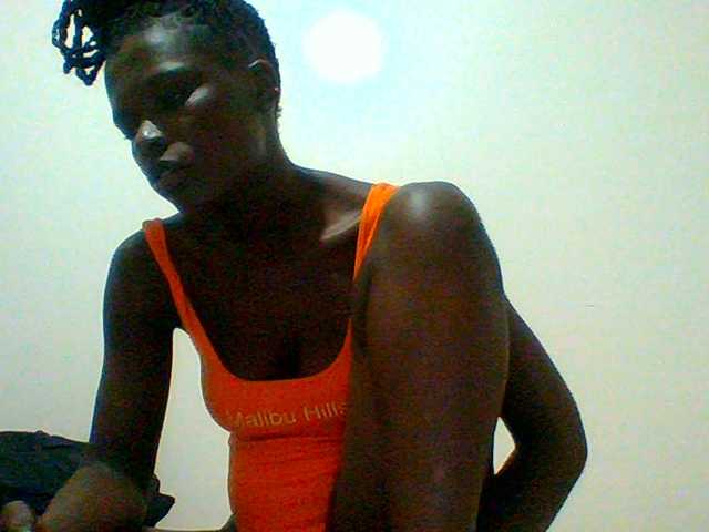 Bella-22 live cam on BongaCams