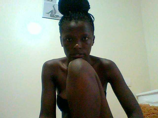 Bella-22 live webcam show