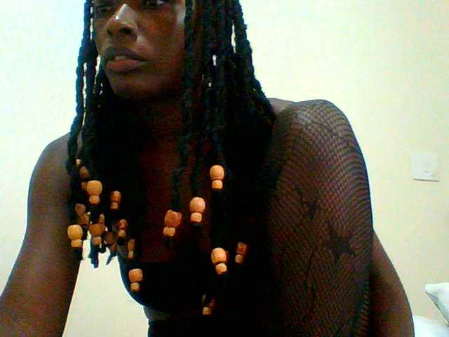 Bella-22 live cam on BongaCams