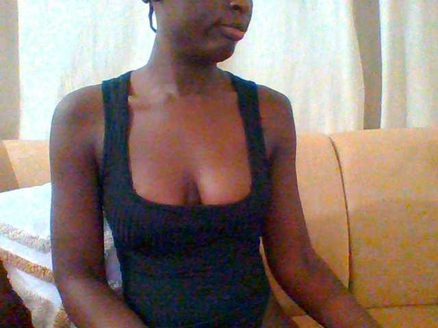 Bella-22 live cam on BongaCams