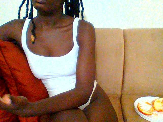 Bella-22 live cam on BongaCams