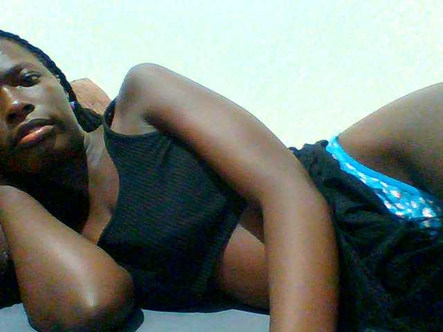 Bella-22 live cam on BongaCams
