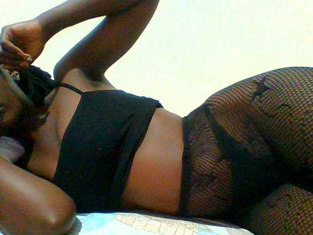 Bella-22 live cam on BongaCams