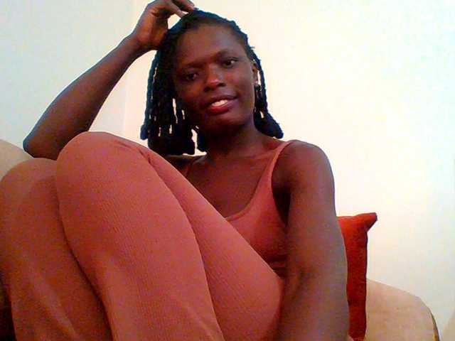 Bella-22 live cam on BongaCams