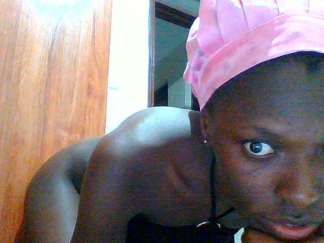 Bella-22 live cam on BongaCams
