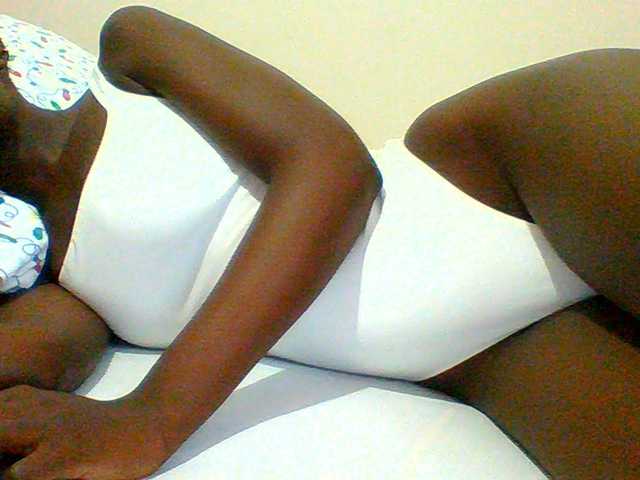 Bella-22 Live Cam on BongaCams