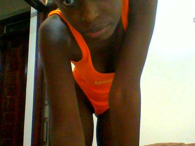 Bella-22 live cam on BongaCams