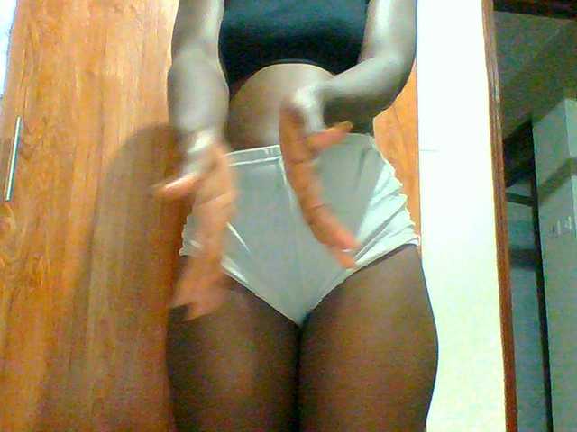 Bella-22 live cam on BongaCams