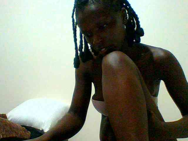 Bella-22 Live Webcam on BongaCams