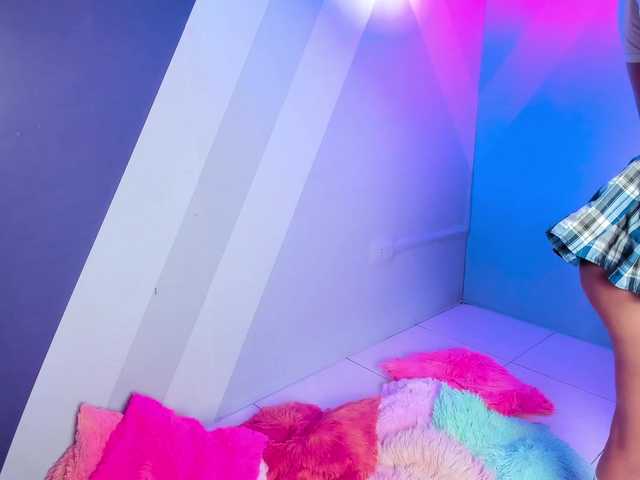 awesomepartyxxi's BongaCams show and profile