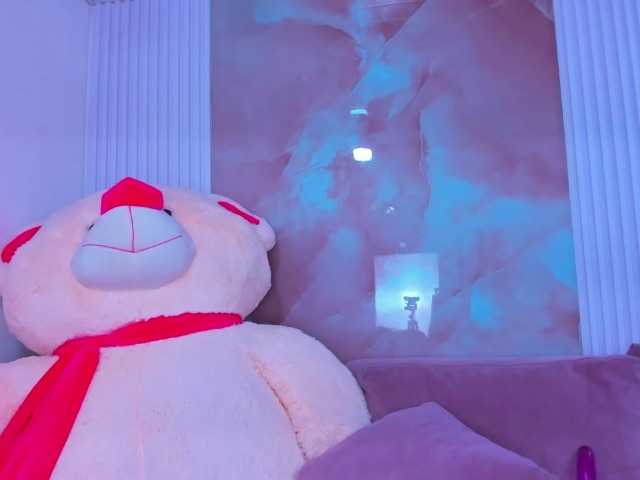 AlanaDeivis live cam on BongaCams
